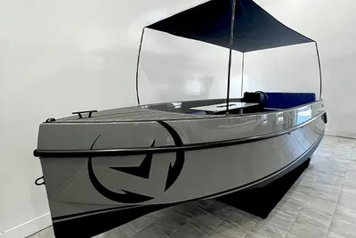 Vision Marine Technologies Volt 180