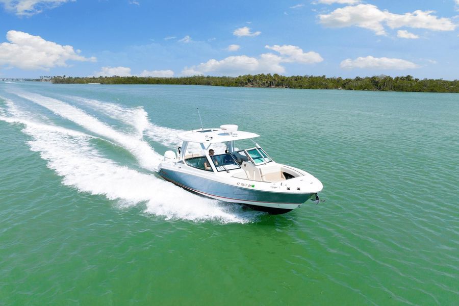 2022 Boston Whaler 280 Vantage