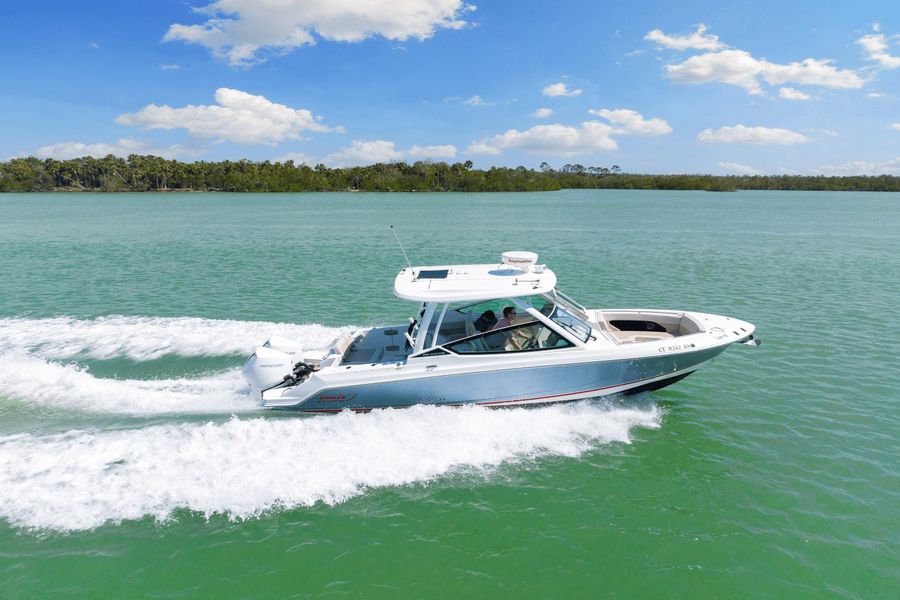 2022 Boston Whaler 280 Vantage
