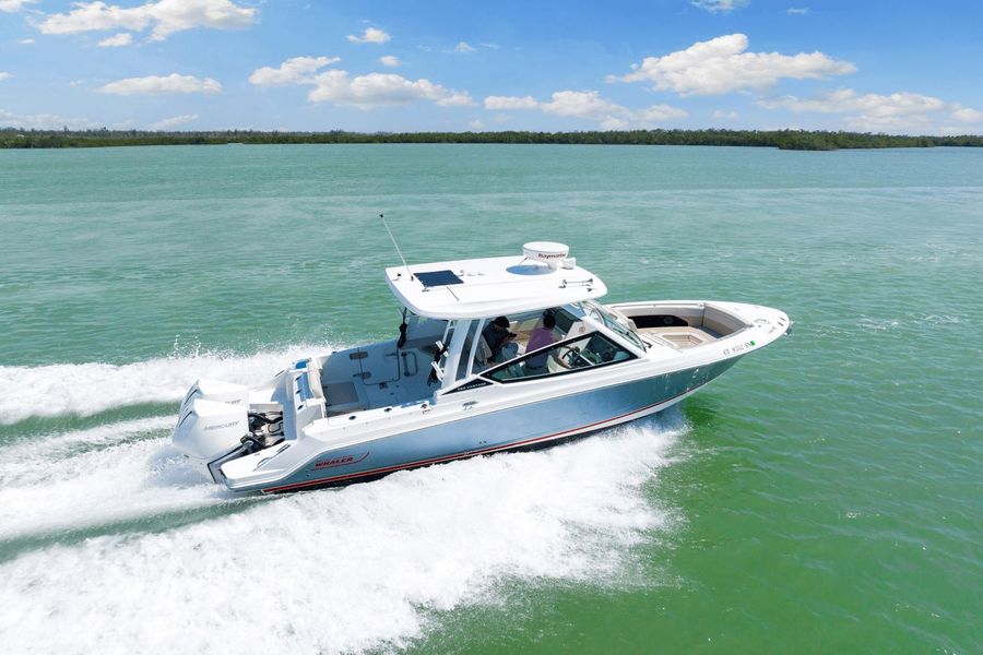 2022 Boston Whaler 280 Vantage