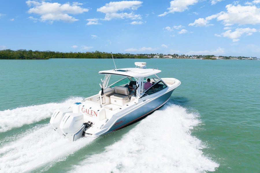 2022 Boston Whaler 280 Vantage