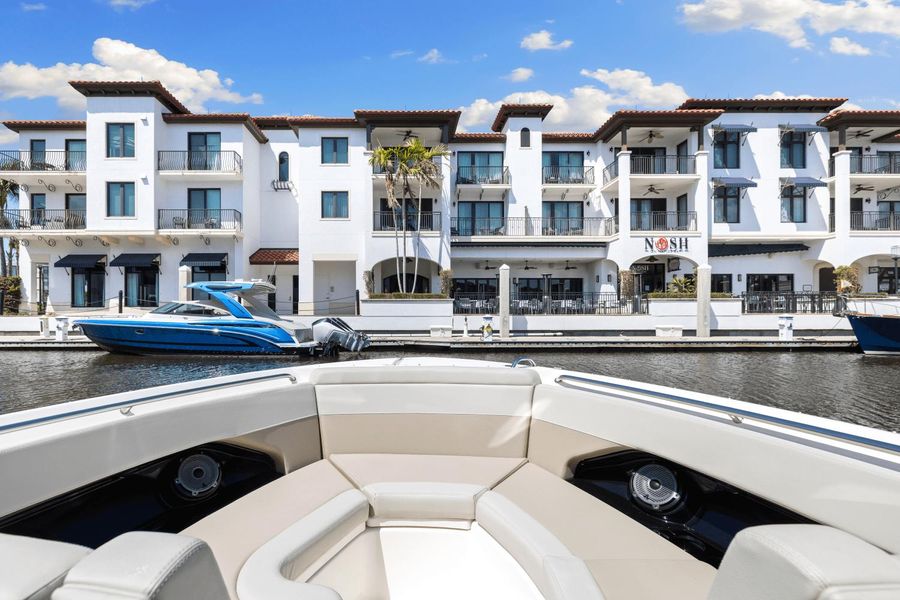 2022 Boston Whaler 280 Vantage