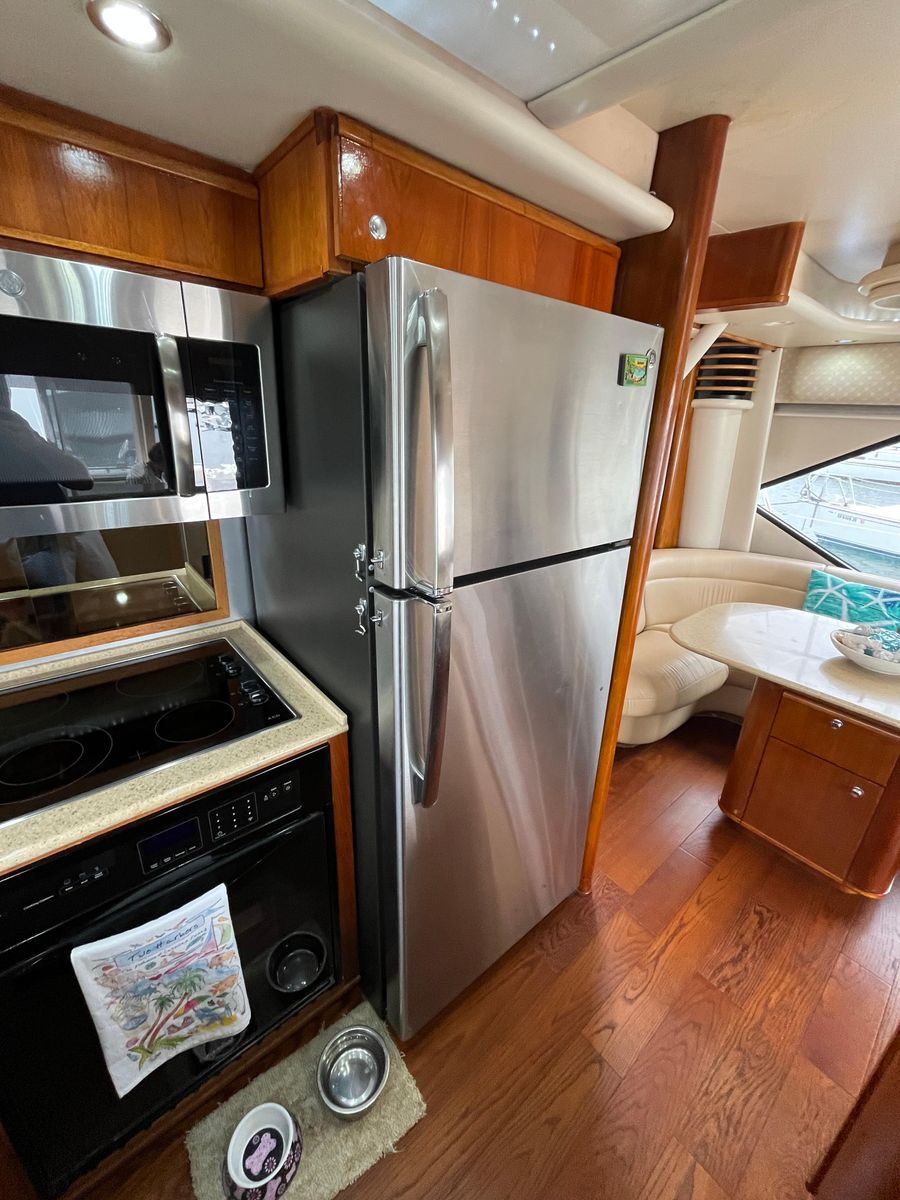 2001 Bayliner 57 