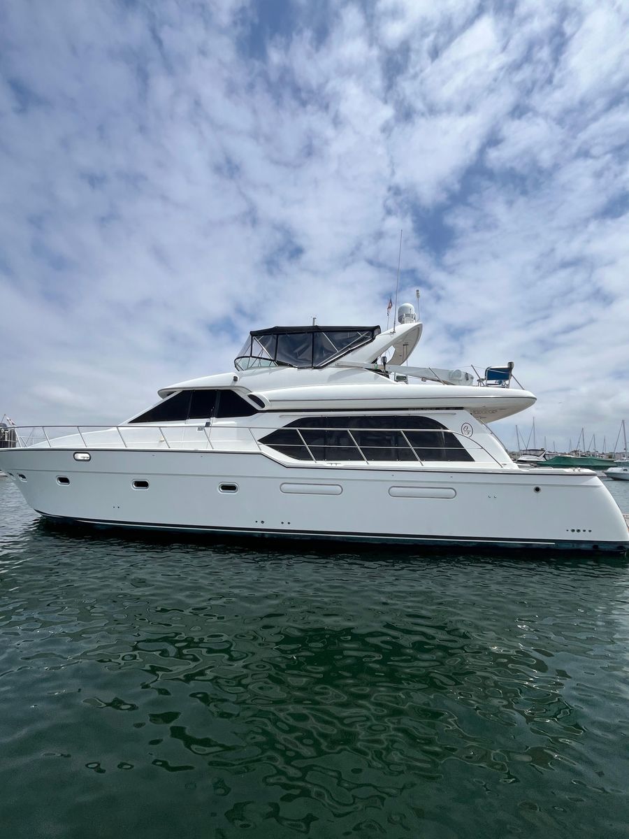 2001 Bayliner 57 