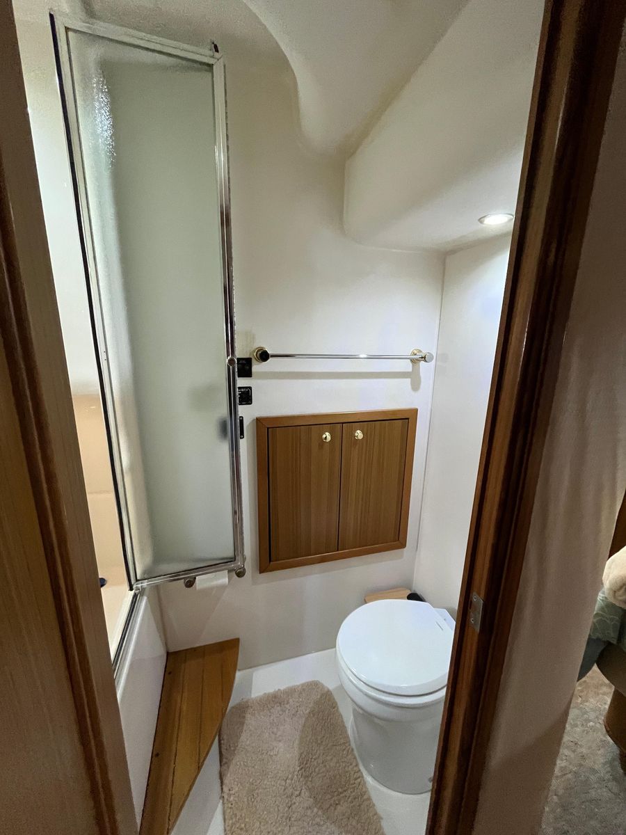 2001 Bayliner 57 