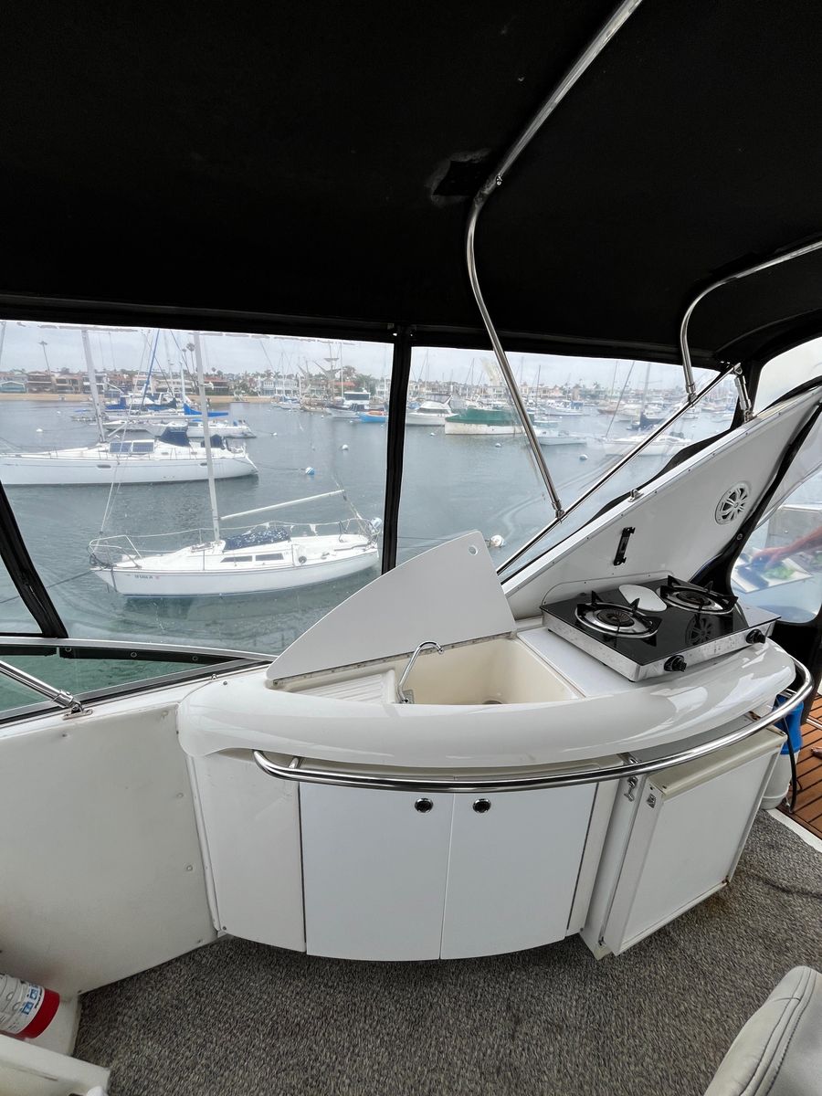 2001 Bayliner 57 