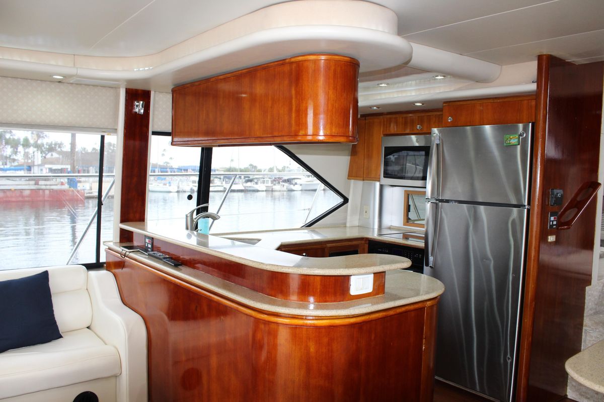 2001 Bayliner 57 