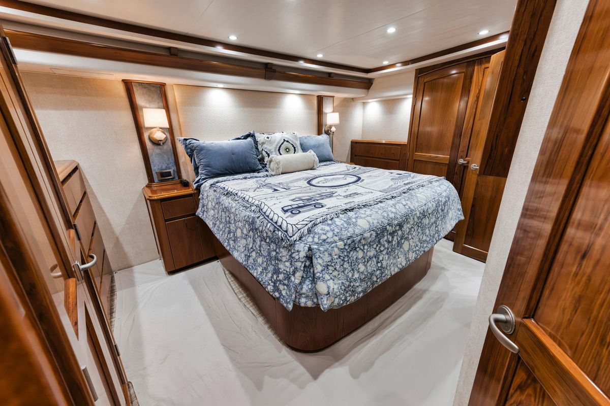2015 Viking 70 