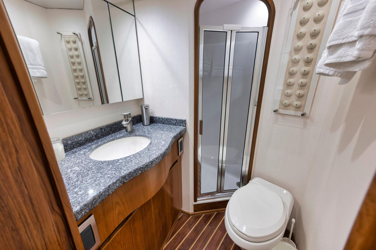 2015 Viking 70 