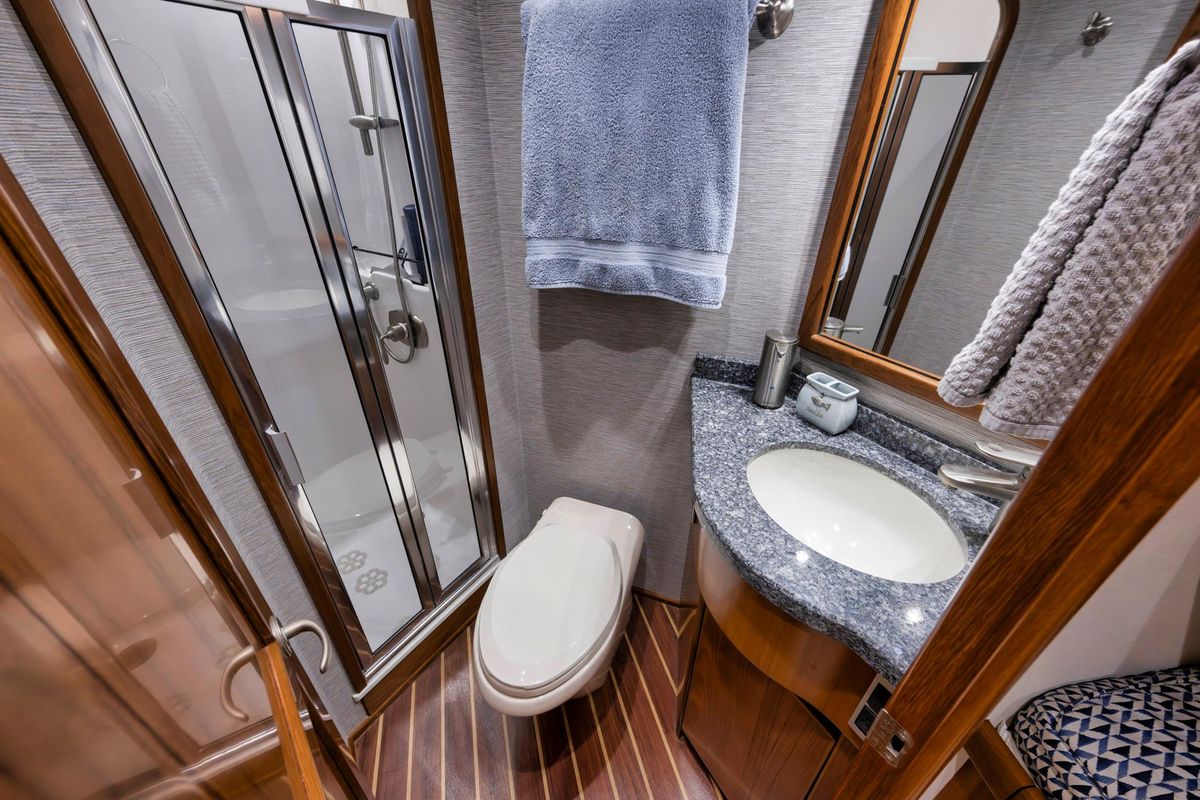 2015 Viking 70 