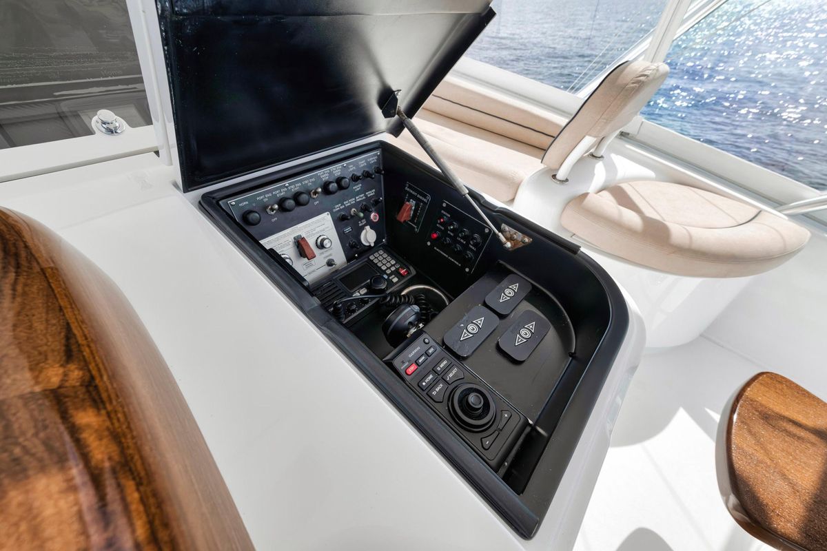 2015 Viking 70 