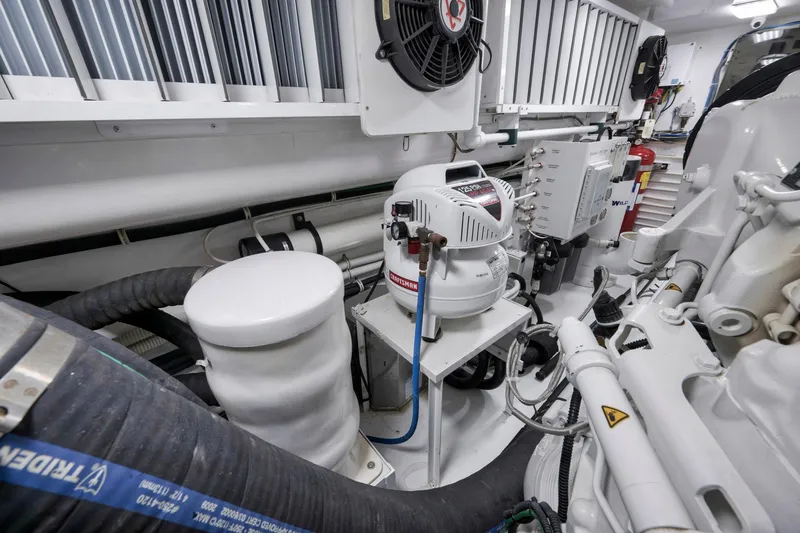 Life Is Good Yacht Photos Pics 