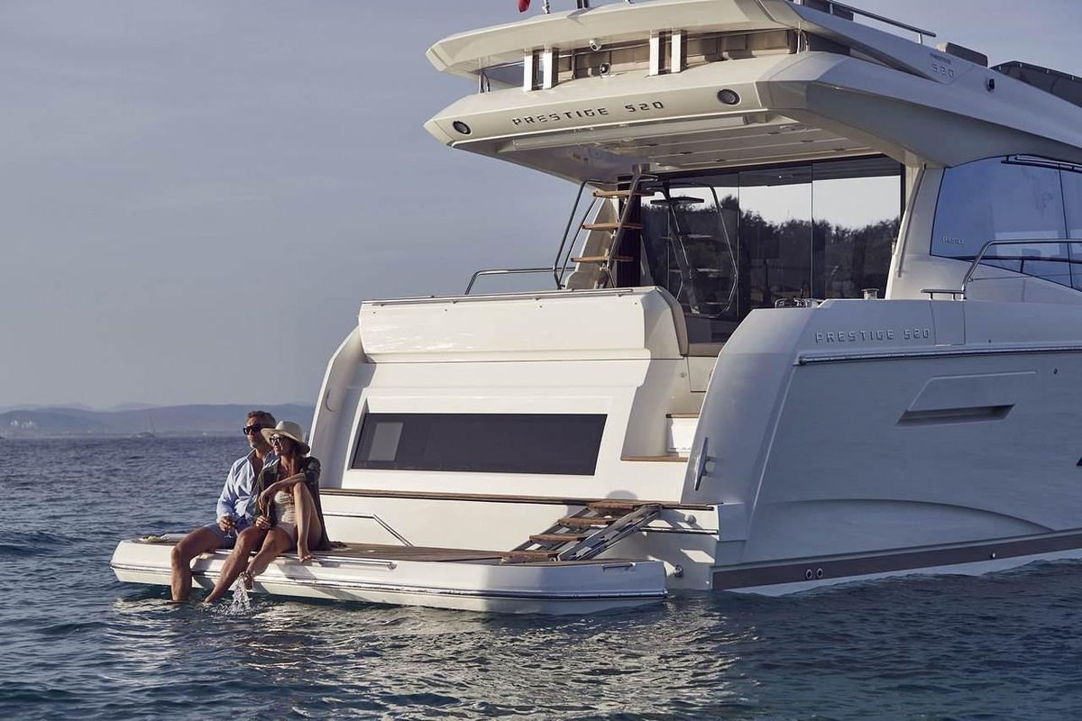 2018 Prestige 52 