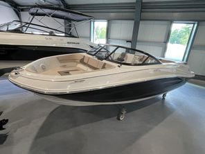 2023 Bayliner VR5