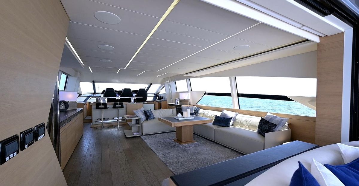 2015 Pershing 92 