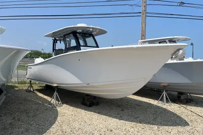 Sportsman Open 302 Center Console