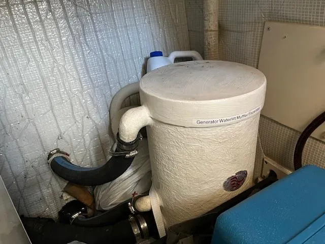 Wabisabi Yacht Photos Pics Gen set muffler IMG_0738.jpg