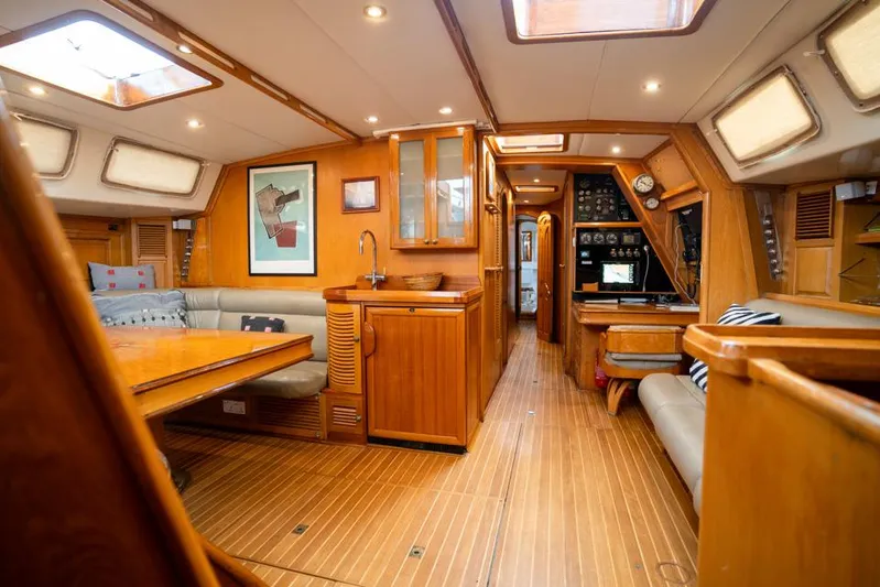 Four Seasons IV Yacht Photos Pics 