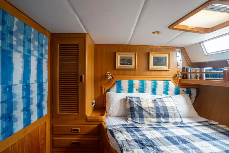 Four Seasons IV Yacht Photos Pics 