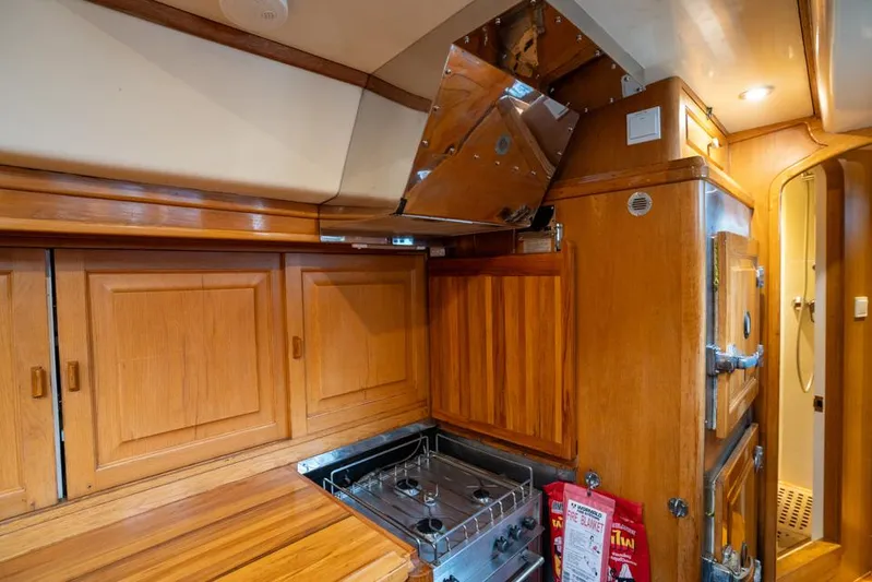 Four Seasons IV Yacht Photos Pics 