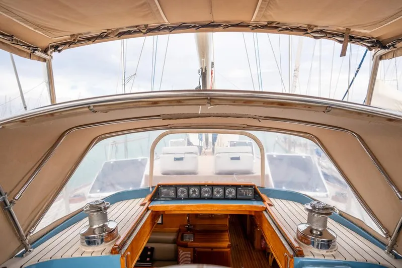 Four Seasons IV Yacht Photos Pics 