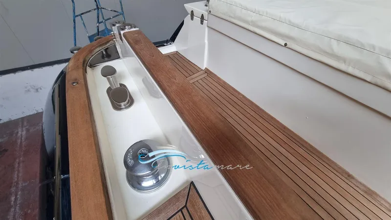  Yacht Photos Pics Dolphin 51 particolare 2