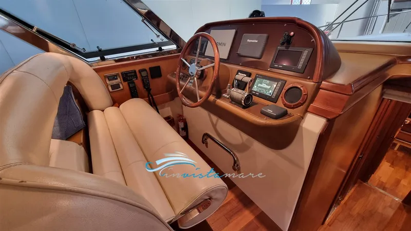  Yacht Photos Pics Dolphin 51 guida