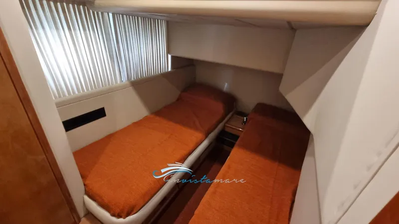  Yacht Photos Pics Ferretti 46 camera doppia 2