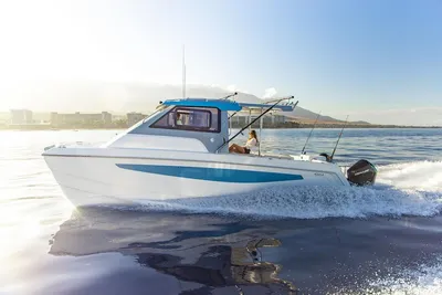 Aquila 28 Molokai Cuddy