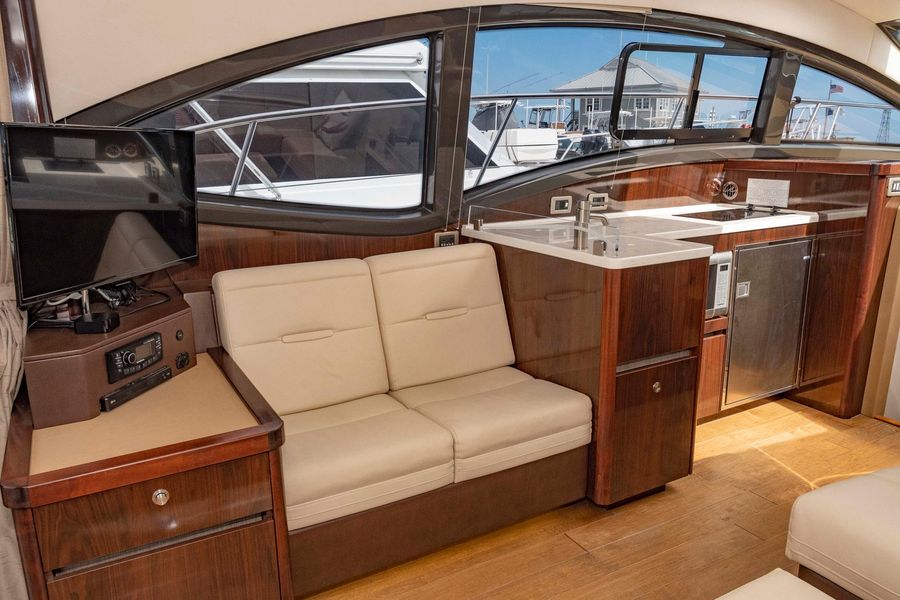 2017 Sea Ray 400 Sundancer