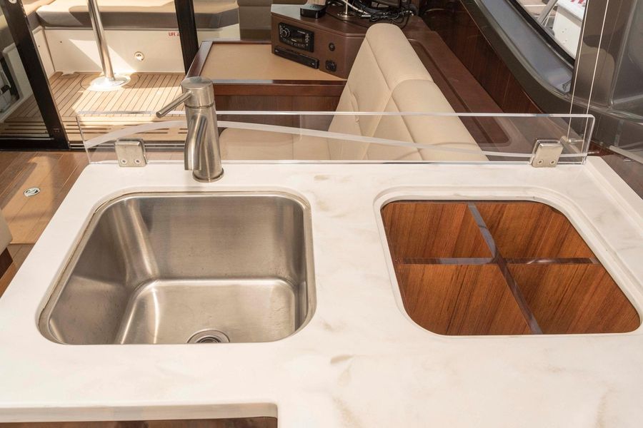 2017 Sea Ray 400 Sundancer