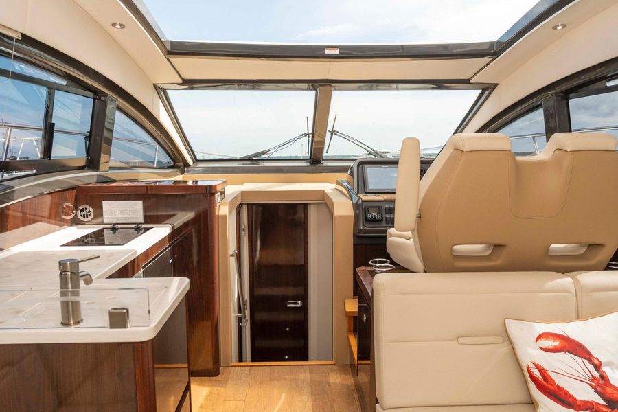 2017 Sea Ray 400 Sundancer
