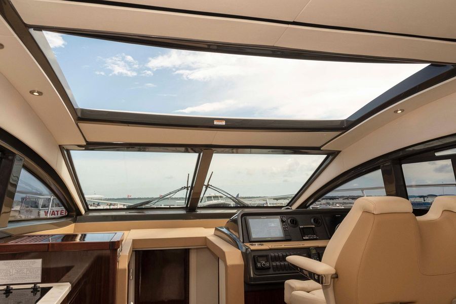 2017 Sea Ray 400 Sundancer