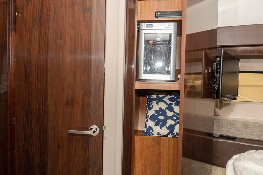 2017 Sea Ray 400 Sundancer