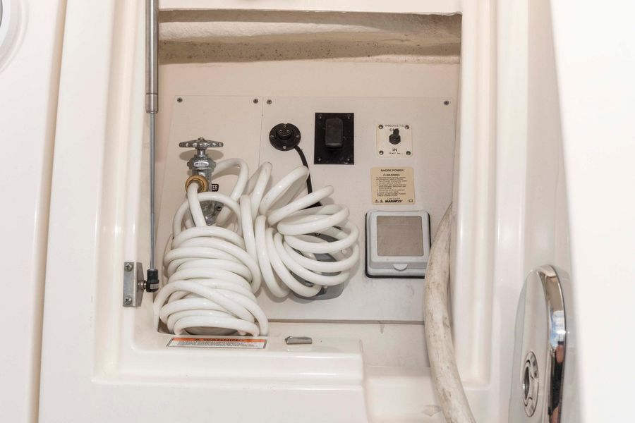 2017 Sea Ray 400 Sundancer