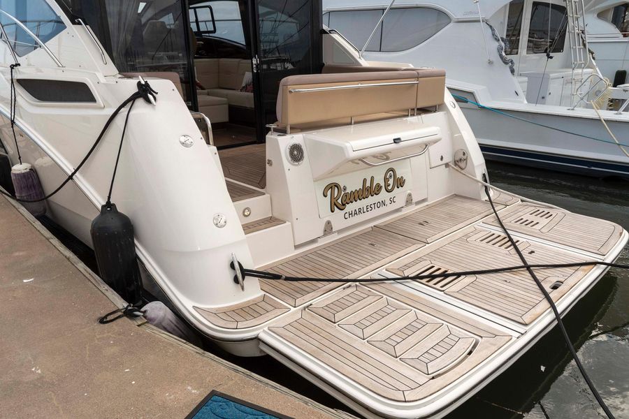 2017 Sea Ray 400 Sundancer
