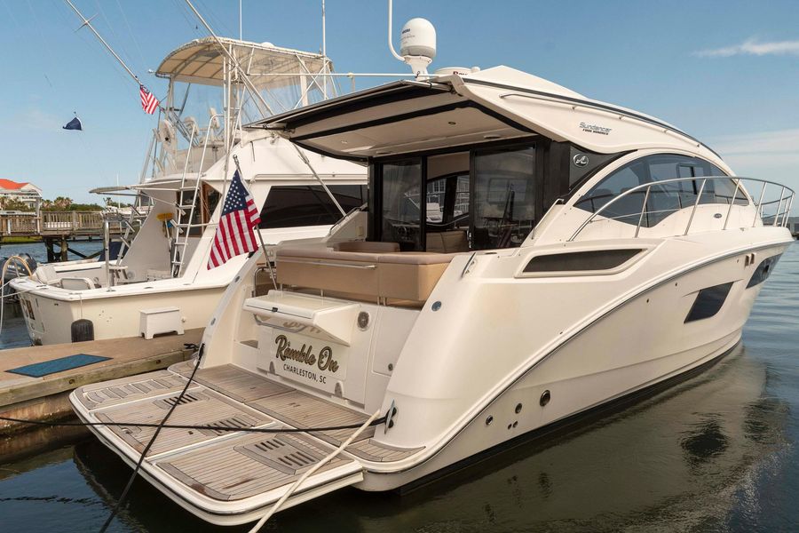 2017 Sea Ray 400 Sundancer