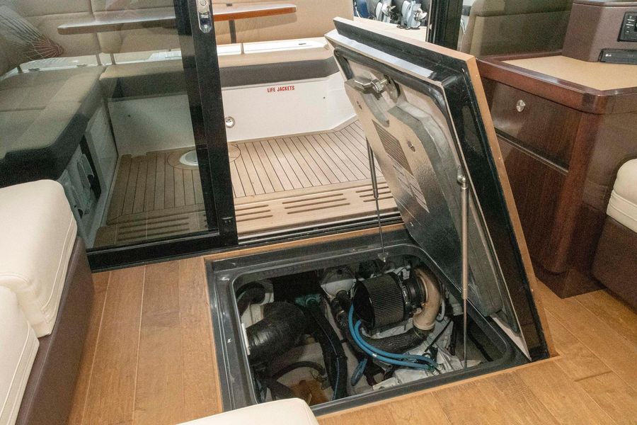 2017 Sea Ray 400 Sundancer