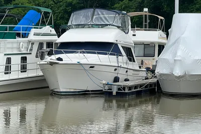 Bayliner 3988 Command Bridge
