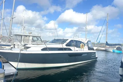 2012 Broom 35 Coupe