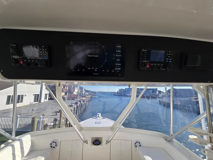  Yacht Photos Pics Interior view of a 2000 Post 47 Convertible yacht with navigation equipment.