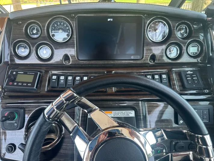 Always Flo&rsquo;n Yacht Photos Pics Dashboard of 2019 Monterey 295 Sport Yacht with gauges and controls.