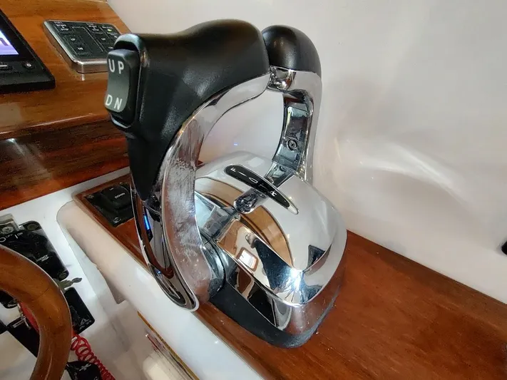 Singularity Yacht Photos Pics Chrome throttle control on 2022 True North 34 boat dashboard.