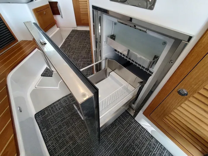 Singularity Yacht Photos Pics 