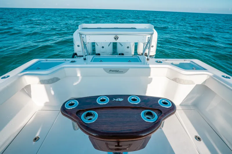  Yacht Photos Pics 2023 Front Runner 39 Center Console boat on open sea, featuring a sleek deck design.