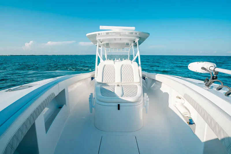 Yacht Photos Pics 2023 Front Runner 39 Center Console boat on open sea, clear blue sky.