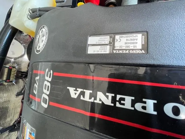  Yacht Photos Pics Volvo Penta V8 380 engine in a 2016 Regal 3200 Bowrider boat.