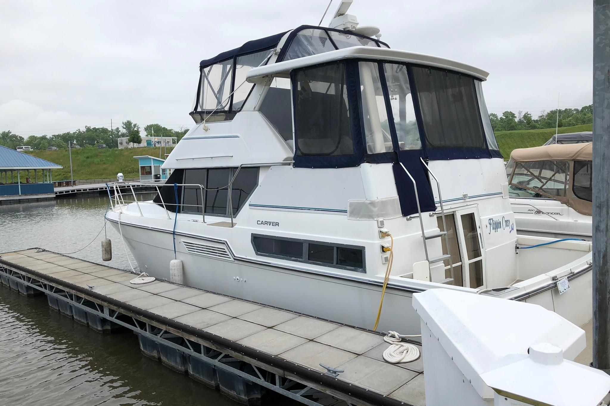 Carver 390 Cockpit Motor Yacht