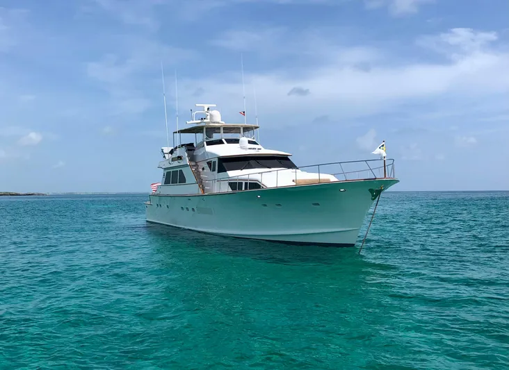 Captivator Yacht Photos Pics 