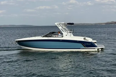Cobalt R8 Surf